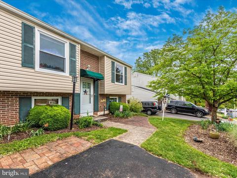 112 Deerfield Pl, Frederick, MD 21702 photo 2