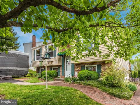 112 Deerfield Pl, Frederick, MD 21702 photo 3