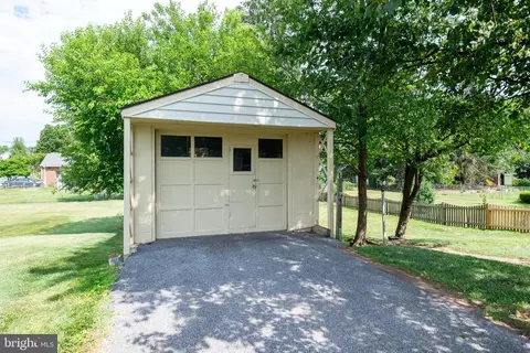 503 Grant Pl, Frederick, MD 21702 photo 9