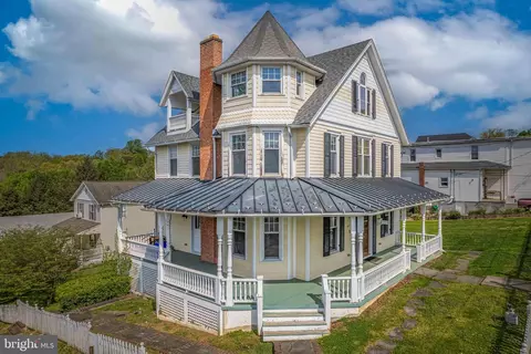 403 N Maple Ave, Brunswick, MD 21716