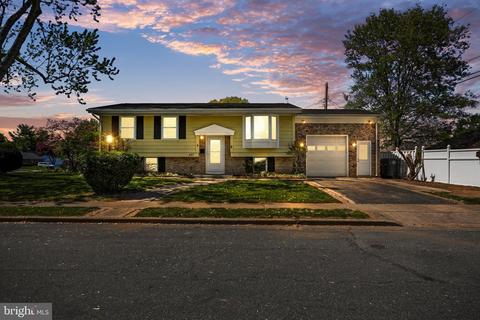 427 Pinoak Pl, Frederick, MD 21701