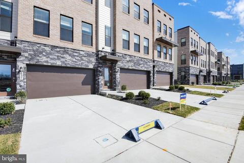 875 Amity St, Frederick, MD 21701 photo 3