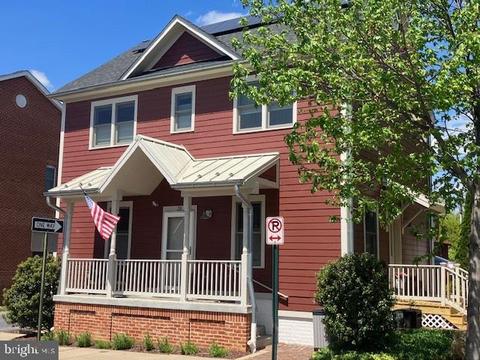19 Lord Nickens St, Frederick, MD 21701