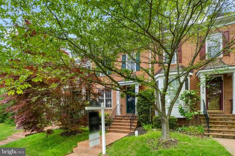 3834 Carriage Hill Dr, Frederick, MD 21704