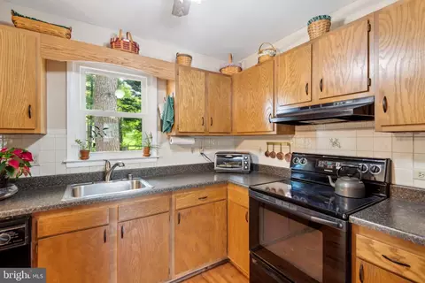 1587 Andover Ln, Frederick, MD 21702 photo 8