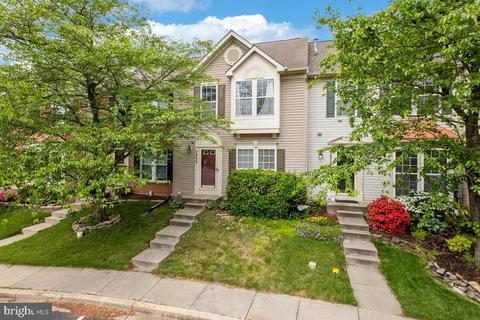 2015 Sumner Dr, Frederick, MD 21702
