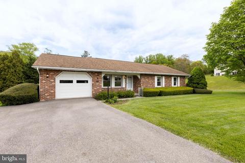 501 Gateway Dr W, Thurmont, MD 21788