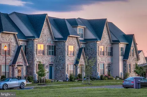 2811 Mill Is #493, Frederick, MD 21701