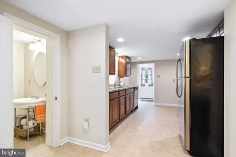 42 E South St, Frederick, MD 21701 photo 12