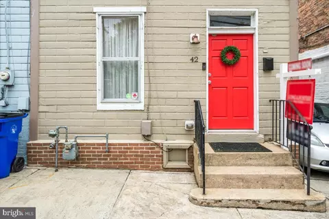 42 E South St, Frederick, MD 21701 photo 3