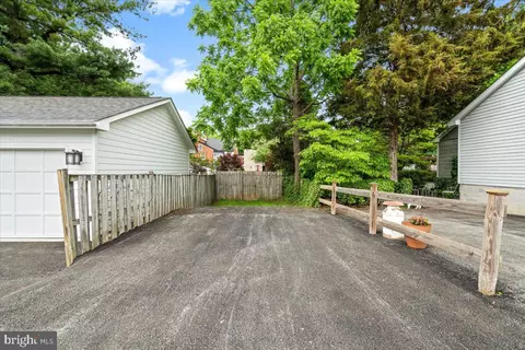 42 E South St, Frederick, MD 21701 photo 36