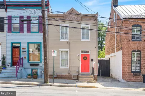 42 E South St, Frederick, MD 21701 photo 2