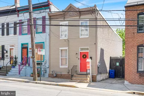 42 E South St, Frederick, MD 21701