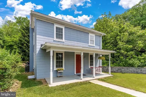 47 E B St, Brunswick, MD 21716