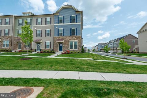 5933 Garden Walk Dr #84, Frederick, MD 21703