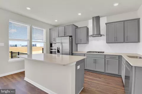 860 Amity St, Frederick, MD 21701 photo 5
