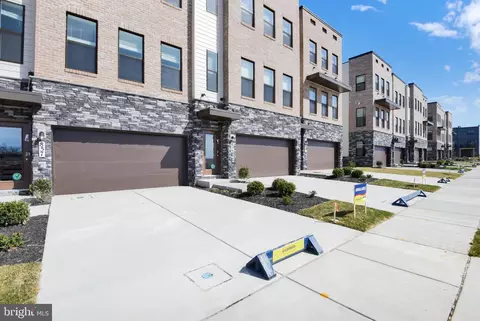 860 Amity St, Frederick, MD 21701 photo 3