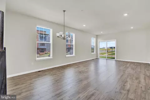 404 Constellation Ln, Frederick, MD 21701 photo 4