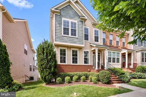 1302 Lander Creek Dr, Brunswick, MD 21716