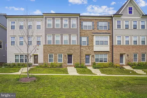 8814 Shady Pines Dr, Frederick, MD 21704