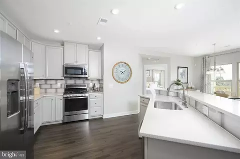 3512 Starlight St #201, Frederick, MD 21704