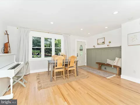 2710 Laura Dr, Frederick, MD 21704 photo 3