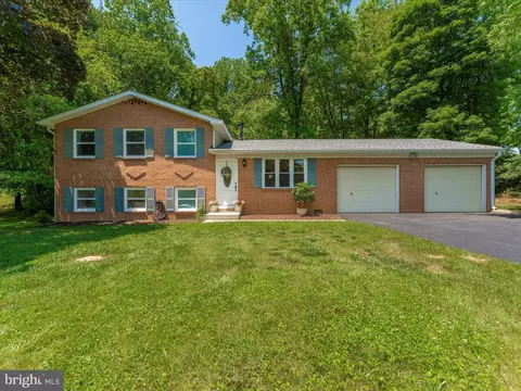 2710 Laura Dr, Frederick, MD 21704