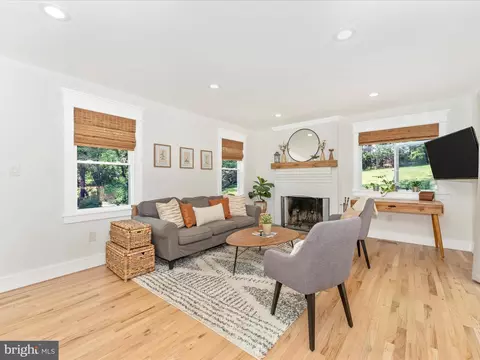 2710 Laura Dr, Frederick, MD 21704 photo 4
