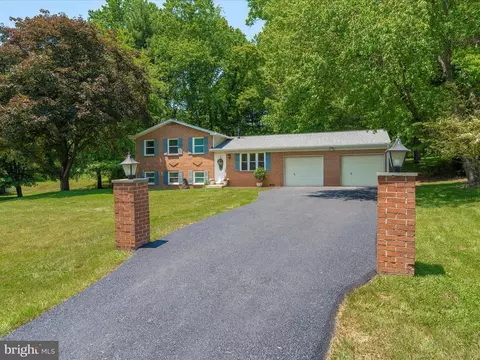 2710 Laura Dr, Frederick, MD 21704 photo 7