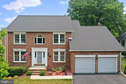 2412 Hunters Chase Ct, Frederick, MD 21702