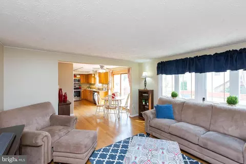 6571 Whetstone Dr, Frederick, MD 21703 photo 10