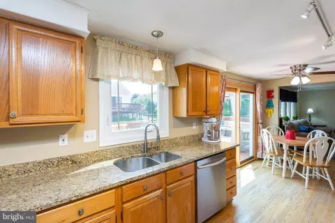 6571 Whetstone Dr, Frederick, MD 21703 photo 5