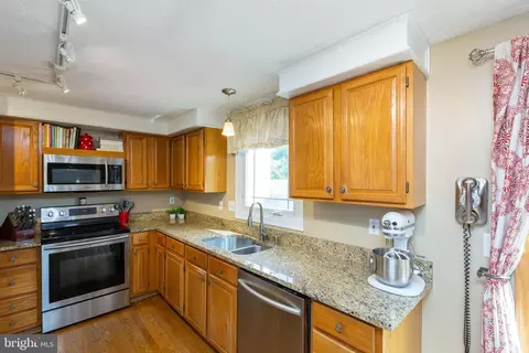 6571 Whetstone Dr, Frederick, MD 21703 photo 4