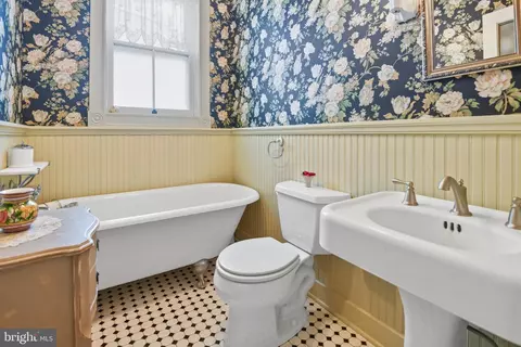 48 E South St E, Frederick, MD 21701 photo 23