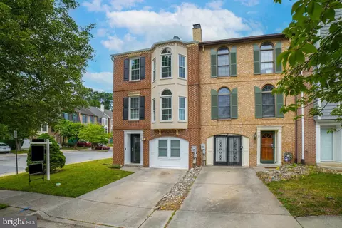 29 Victoria Sq, Frederick, MD 21702