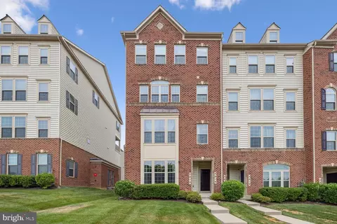 5812 Oakdale Village Rd, Ijamsville, MD 21754