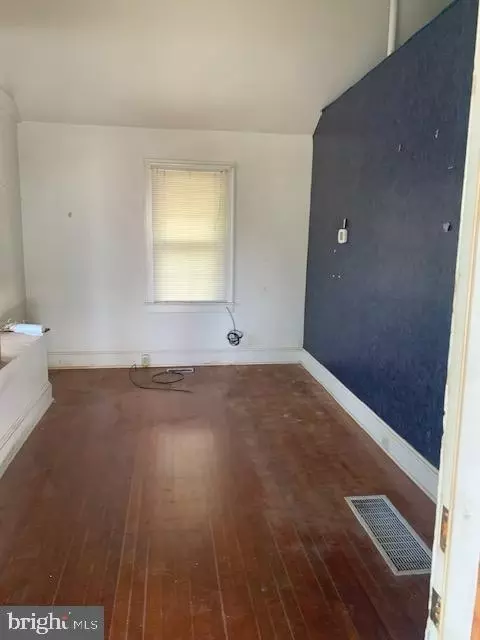401 Center St, Frederick, MD 21701 photo 3
