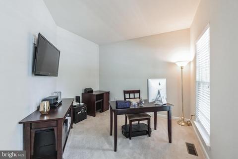 1908 Chamberlain Dr, Frederick, MD 21702 photo 4