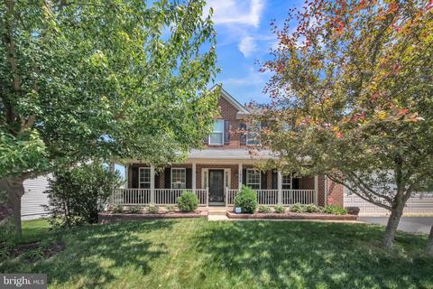 1908 Chamberlain Dr, Frederick, MD 21702