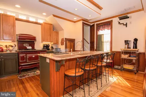 122 E Main St, Middletown, MD 21769 photo 3