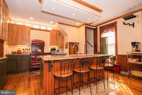 122 E Main St, Middletown, MD 21769 photo 2
