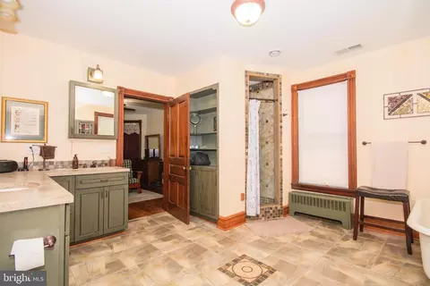 122 E Main St, Middletown, MD 21769 photo 25