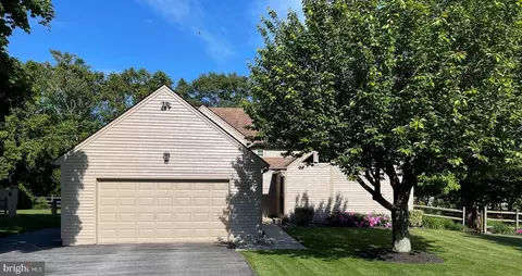 8119 Arrowhead Ct, Frederick, MD 21702