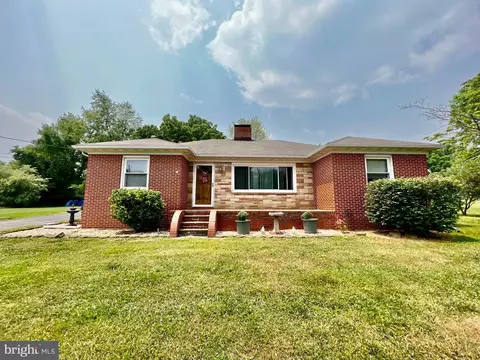 7020 Rock Creek Dr, Frederick, MD 21702