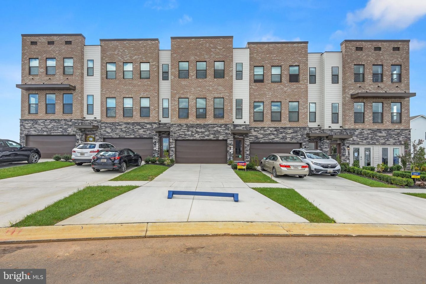 864 Amity St, Frederick, MD 21701 photo 2