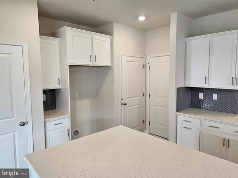 446 Constellation Ln, Frederick, MD 21701 photo 10