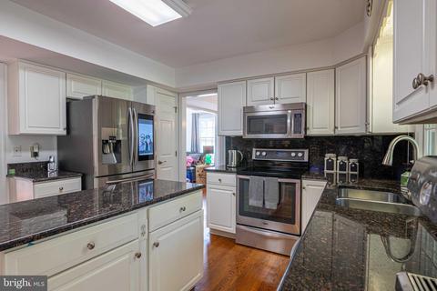 2011 Chapel Ct, Frederick, MD 21702 photo 4