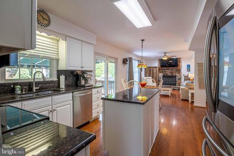 2011 Chapel Ct, Frederick, MD 21702 photo 5