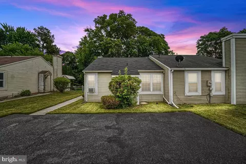 828 Chadwick Cir, Frederick, MD 21701