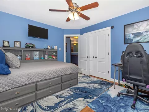 8041 Admiralty Pl, Frederick, MD 21701 photo 37